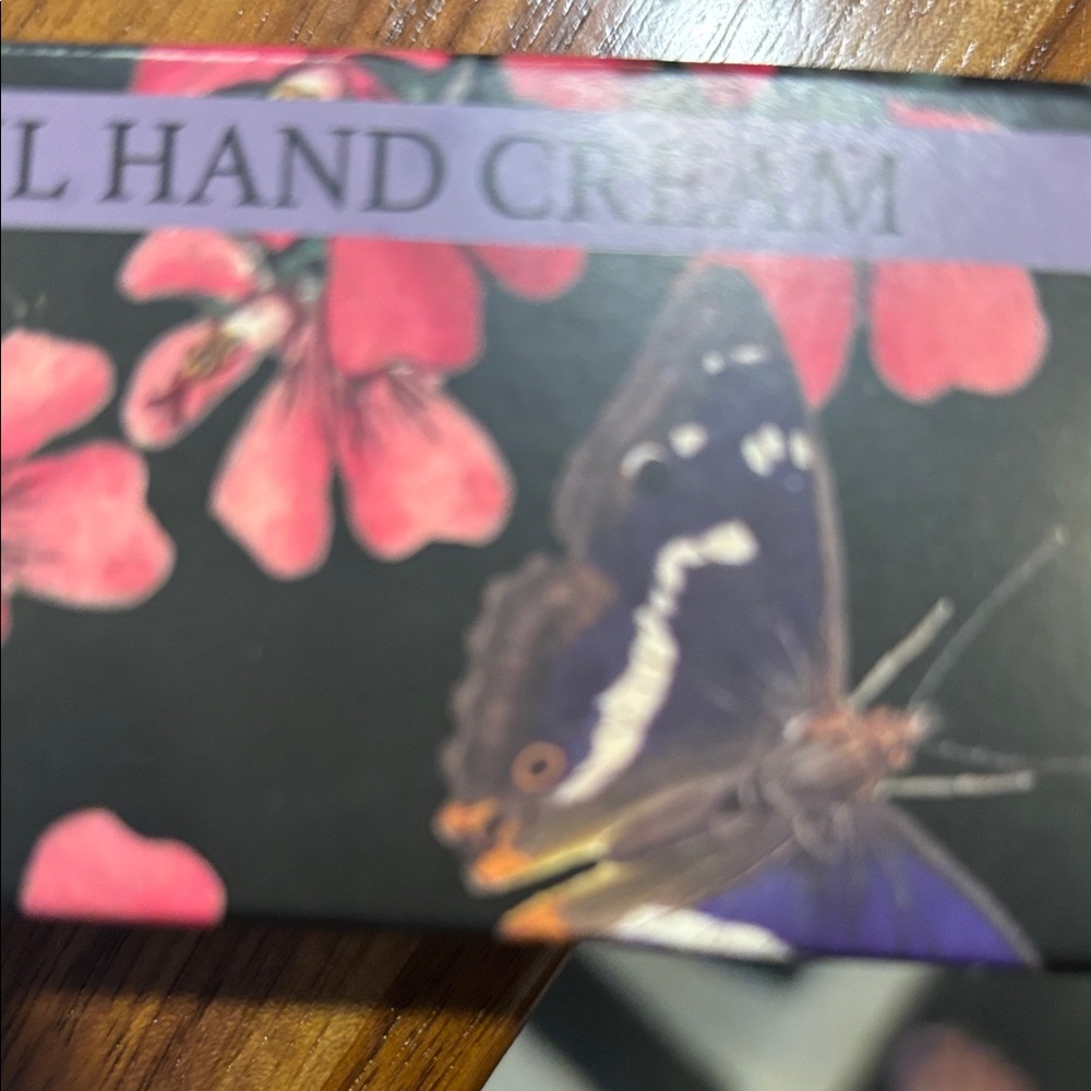 Royal Botanic Gardens KEW Geranium & Basil Hand Cream - Picture 8 of 9